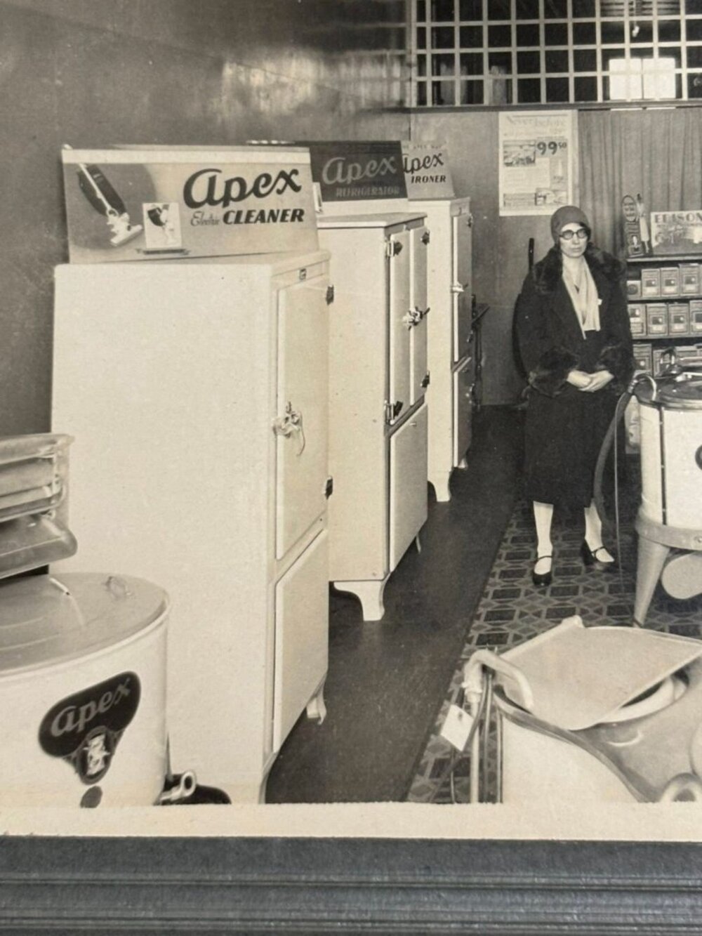 Vintage Apex Appliance Store Photograph Framed 10x8 Mid Century Showroom Photo M - Picture 4 of 5